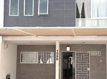 Casa en condominio · 120m² · 3 Recámaras · 2 Estacionamientos · Casa en Venta en Luna Bosque