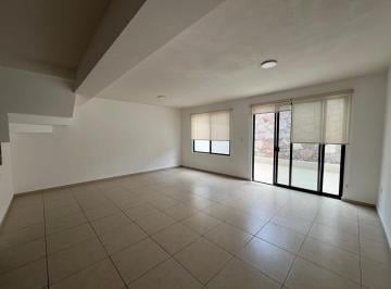 Casa en condominio de 3 habitaciones, Querétaro · Casa en Renta en El Refugio, Privada con Alberca