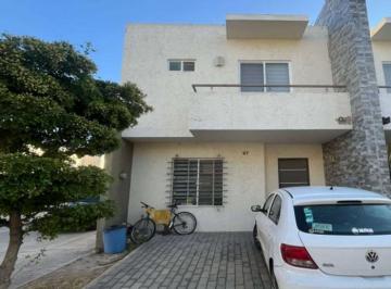 Casa en condominio en Venta de 3 habitaciones Las Agujas · Hermosa y Bien Lograda Casa en Alviento Residencial