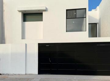 Casa · 255m² · 4 Recámaras · 2 Estacionamientos · Casa en Villa Magna