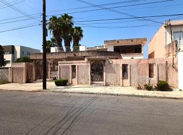 Fachada amplia · Casa en Venta Cerca del Tec de Monterrey