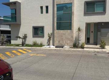 Casa · 348m² · 4 Recámaras · 2 Estacionamientos · Casa en Venta Y/o Renta. Fracc, Lomas del Sol. Riviera Veracruzana, Alvarado Veracruz