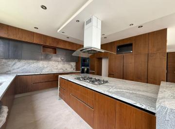 Casa de 4 habitaciones, Querétaro · Casa en Venta en Lomas del Campanario Norte Querétaro