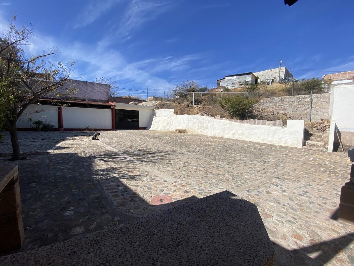 Salon de Fiestas y Terreno en Venta