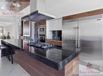 Departamento · 438m² · 3 Recámaras · 4 Estacionamientos · Venta en Raíces Lomas Country Departamento con Finos Acabados