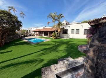 Casa de 5 habitaciones, Cuernavaca · Casa en Renta 950 m² T. 450 C. en Vista Hermosa