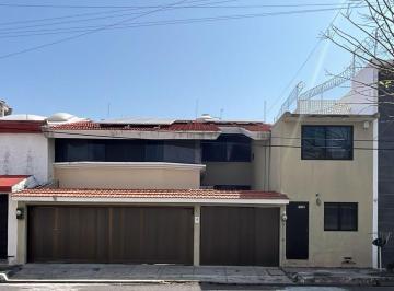 Casa · 500m² · 4 Recámaras · Casa - Fraccionamiento Costa de Oro
