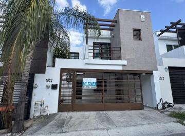 Casa · 125m² · 3 Recámaras · 2 Estacionamientos · Casa en Renta en Residencial de La Sierra, Monterrey