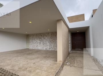 Casa en condominio · 390m² · 4 Recámaras · 3 Estacionamientos · Casa en Venta en Privada en Temozón Norte