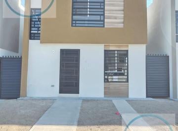 Casa · 82m² · 3 Recámaras · 2 Estacionamientos · Casa en Renta Amuebalado Carretera a Salinas Victoria Campo Militar
