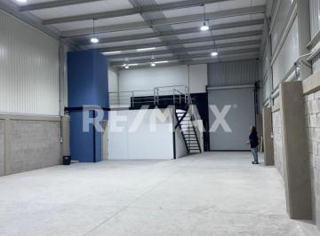Bodega-Galpón · 231m² · 1 Estacionamiento · Bodega en Renta - (4)