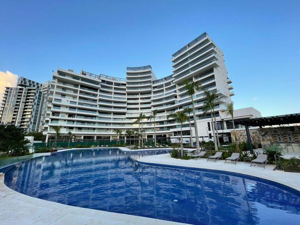 Apartment for Sale North of Mérida, Facing La Isla Shopping Plaza.