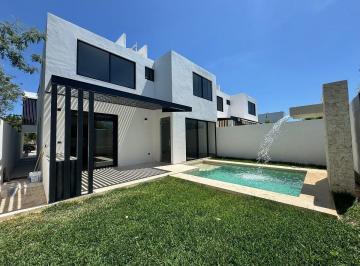 Casa · 316m² · 4 Recámaras · 3 Estacionamientos · Casa Equipada, en Privada Residencial con Amenidades.