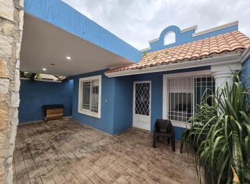 Casa · 139m² · 3 Recámaras · 2 Estacionamientos · Casa de Una Planta en Venta