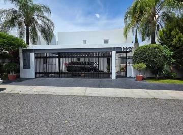 Casa de 3 habitaciones, Querétaro · Casa Hacienda en Venta en Juriquilla
