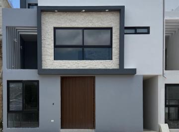 Casa · 210m² · 4 Recámaras · 2 Estacionamientos · ¡Hermosa Casa Totalmente Nueva en Venta en Residencial Rio!