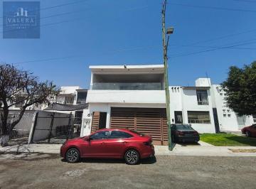 Casa en condominio · 105m² · 3 Recámaras · 2 Estacionamientos · Casa en Venta en Misión Mariana, Corregidora
