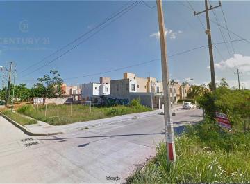 Terreno / Lote · 536m² · Terreno en Venta Excelente Ubicación Av 20 de Noviembre Esq. Av Hacienda Quinta Las Garzas Sm 202