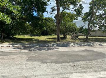 Terreno / Lote · 1113m² · Terreno en Venta en Resd. Campestre de 1,113 m² en Esquina Sm 309 Mz 4 Lt 14 Paseos del Sol C2887