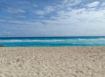 Departamento · 55m² · 1 Recámara · 1 Estacionamiento · En Venta Departamento con Vista Al Mar en Cancùn C3998
