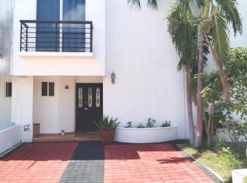 Casa · 123m² · 3 Recámaras · 2 Estacionamientos · Casa en Venta en Residencial Villa Marino en Cancún C4126