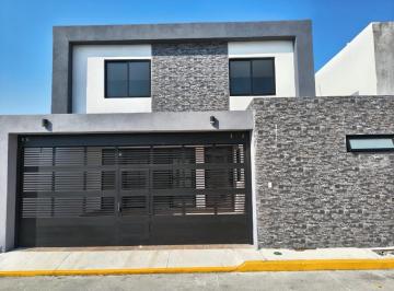 Casa · 150m² · 3 Recámaras · Casa - Graciano Sánchez Romo