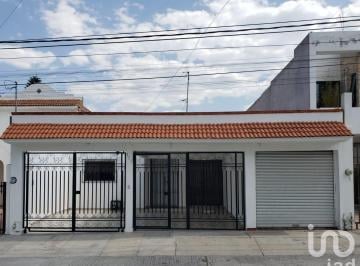 Casa · 150m² · 3 Recámaras · 2 Estacionamientos · Casa en Villa Hermosa, Villas del Pedregal, San Luis Potosí