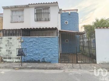 Casa · 110m² · 3 Recámaras · 1 Estacionamiento · Casa en Renta Geo Los Pinos