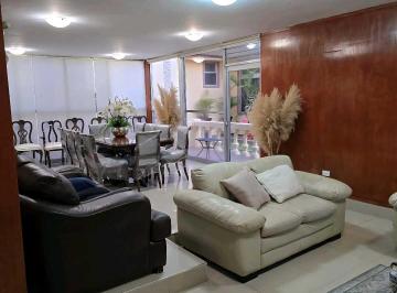 Casa · 400m² · 4 Recámaras · 4 Estacionamientos · Casa en Renta Amueblada en Zona Amalucan