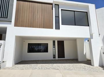 Casa · 285m² · 4 Recámaras · 3 Estacionamientos · Recámara en Planta Baja, Roof Top, Barranca del Refugio Casa en Venta