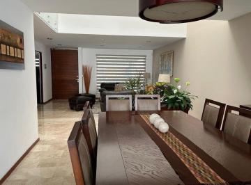 Casa · 200m² · 4 Recámaras · Casa Amueblada 4 Recamaras, Altozano