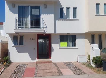 Casa en condominio · 170m² · 3 Recámaras · 2 Estacionamientos · Rento Casa en Coto Andalucia