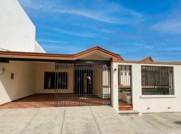 Casa · 280m² · 3 Recámaras · Casa en Venta - Cumbres 5° Sector – Monterrey