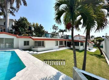 Casa de 4 habitaciones, Atlatlahucan · Casa con Vista a Campo de Golf, Alberca y Cerca del Lago