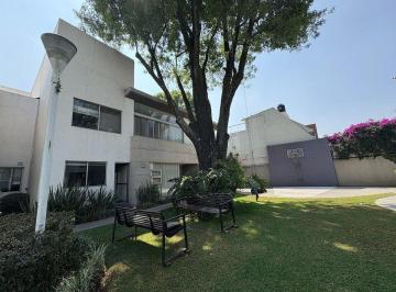 Casa en condominio · 637m² · 4 Recámaras · 6 Estacionamientos · Casa Amueblada, en Condominio, en Renta en La Florida