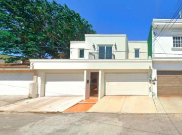 Casa de 4 habitaciones, Tampico · Casa en Venta en Petrolera, Tampico, Tamaulipas.