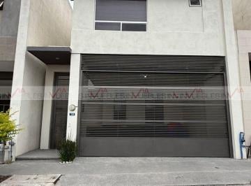 Casa · 211m² · 3 Recámaras · 2 Estacionamientos · Casa en Venta en Monterrey