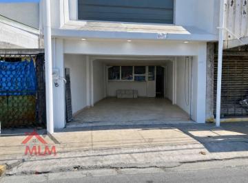 Local comercial · 210m² · 2 Estacionamientos · Local en Garza Sada