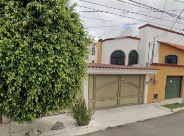 Casa de 4 habitaciones, Querétaro · Venta de Casa en Colinas del Cimatorio, Queretaro.