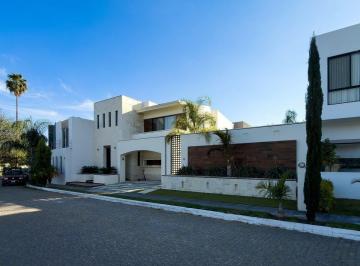 Casa en condominio · 285m² · 3 Recámaras · 2 Estacionamientos · Casa en Renta en Reserva San Nicolás