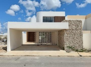 Casa en condominio de 3 habitaciones, Conkal · Casa en Venta en Conkal, Mérida | 3 Recámaras, Doble Altura, Alberca y Amenidades en Privada