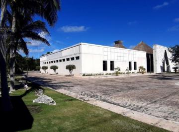 Bodega comercial · 2500m² · 50 Estacionamientos · Terreno con 2 Locales/bodegas en Venta en La Carretera en Tulum P3404