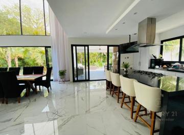 Casa · 854m² · 6 Recámaras · Estupenda Casa en Venta en Playacar, Playa del Carmen P3259