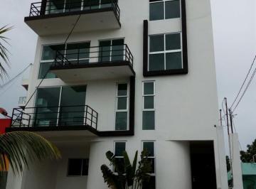 Edificio · 820m² · 12 Recámaras · 4 Estacionamientos · Se Vende Edificio de 4 Departamentos de 3 Recamaras Sobre Av 10 y Ctm, Playa del Carmen P3302