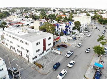 Edificio · 987m² · 20 Recámaras · 4 Estacionamientos · Edificio Comercial en Venta en Cancun | Ideal Para Rentas Vacacionales y Oficinas | C3122
