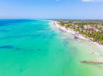 Terreno / Lote · 587m² · Lote en Venta en Holbox | Inversión a 5 Minutos de La Playa | C3762