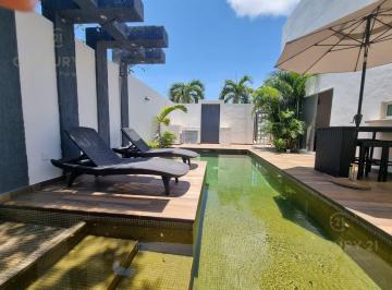 Casa · 121m² · 3 Recámaras · 2 Estacionamientos · Casa 3 Recamaras en Venta | Nuevo Playa del Sol | con Alberca Privada | P3918