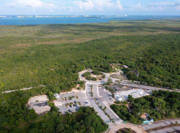 Terreno / Lote · 3000m² · Lote Multifamiliar en Venta en Cancún | Proyecto de 13 Niveles Incluido | C3203