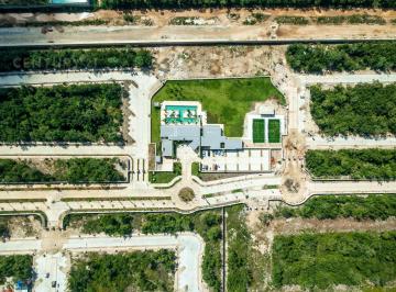 Terreno / Lote · 213m² · Terreno en Venta Cerca de Av Huayacan, Cancun C3792
