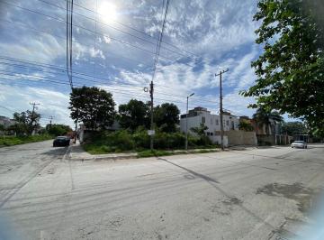 Terreno / Lote · 288m² · Terreno en Venta en Esquina Av Niños Heroes y Av 137 Fraccionamiento Monte Real C3943